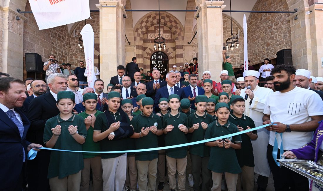 Asırlık 5 Camii Restorasyonun Ardından Yeniden İbadete Açıldı 6 Şubat depremlerinde ağır hasar alan Acemli, Bektutiye, Hacı Veli