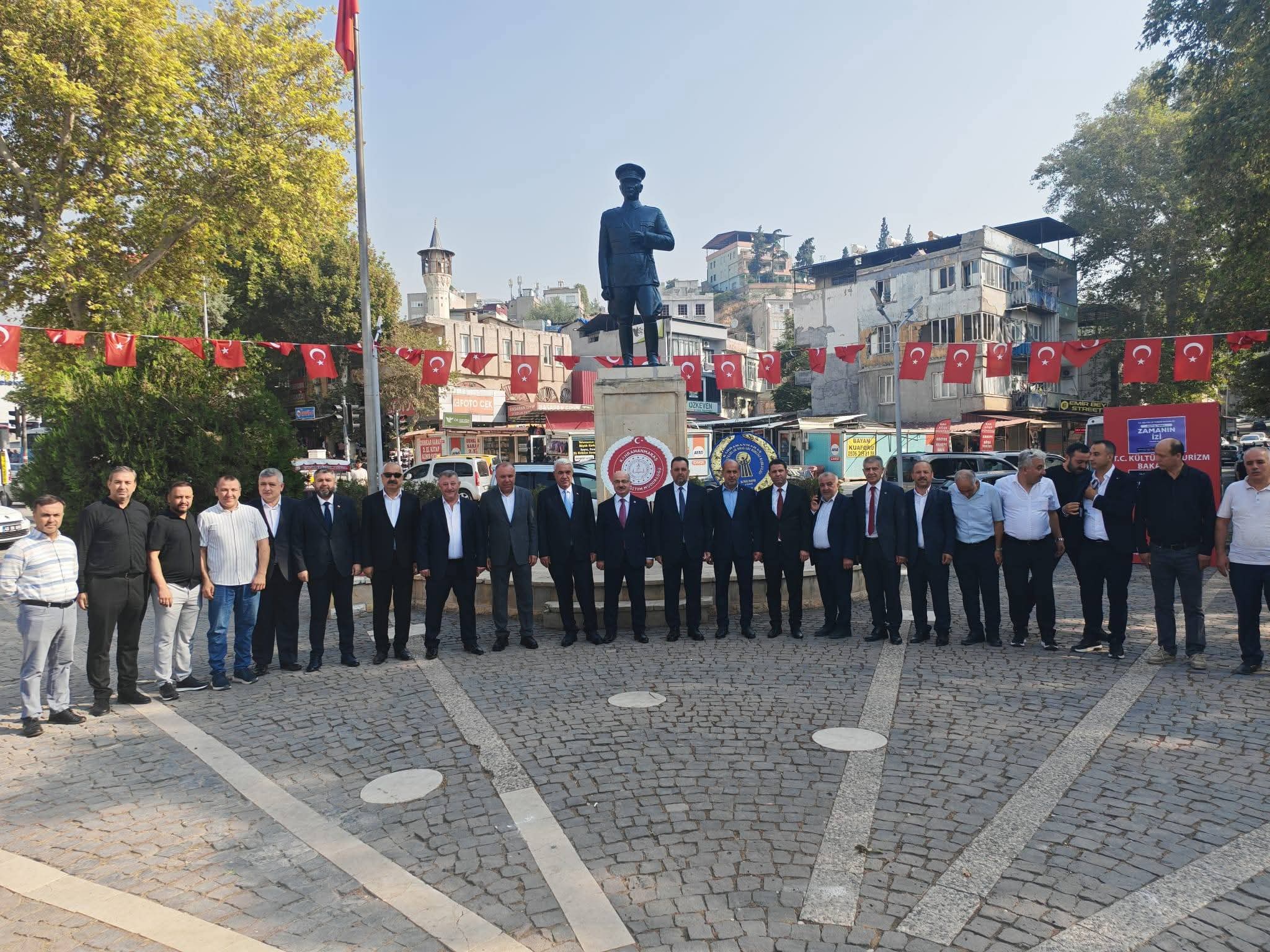 Kahramanmaraş’ta 39. Ahilik Haftası kutlama etkinlikleri, Atatürk Anıtı’nda düzenlenen çelenk