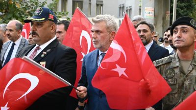 19 Eylül Gaziler Günü kapsamında düzenlenen ziyaretlere ve kortej yürüyüşüne