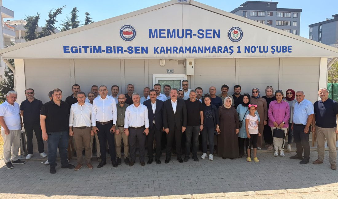 Ali Yalçın, Ayser Çalık Ortaokulu öğretmenleriyle buluştu: “Mağdur edilen eğitim çalışanlarının yanında olacağız” Memur-Sen Genel Başkanı Ali Yalçın, Kahramanmaraş Ayser Çalık Ortaokulu’nda yaşanan
