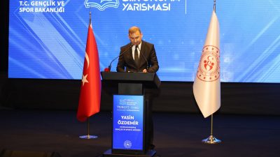 Gençler Arası Kültür ve Sanat Yarışmaları kapsamında düzenlenen Şiir Okuma