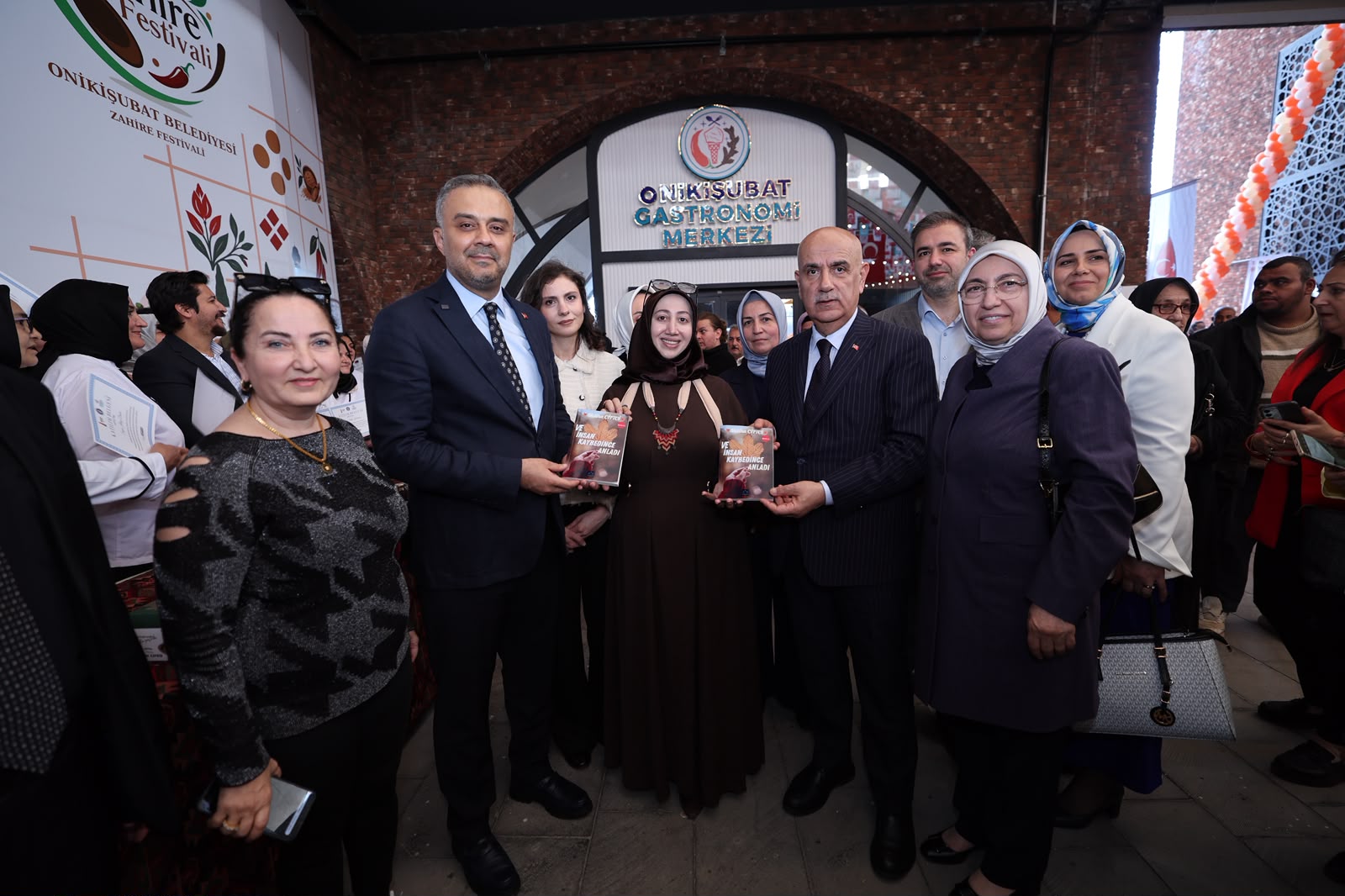 Hanifi Toptaş başkanlığındaki Onikişubat Belediyesi tarafından “Kadın emeği, zahirenin bereketiyle