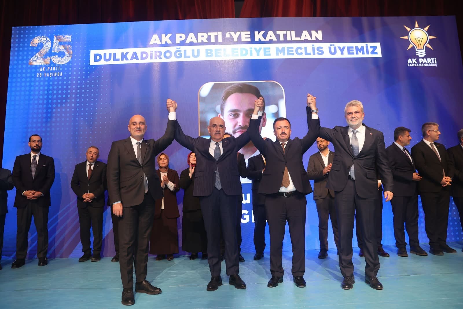 Kahramanmaraş’ta siyasi hareketlilik sürerken, Yeniden Refah Partisi’nden AK Parti’ye geçen