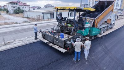 Büyükşehir Belediyesi, Elbistan’ın ulaşım altyapısını güçlendirmek için cadde ve sokaklarda