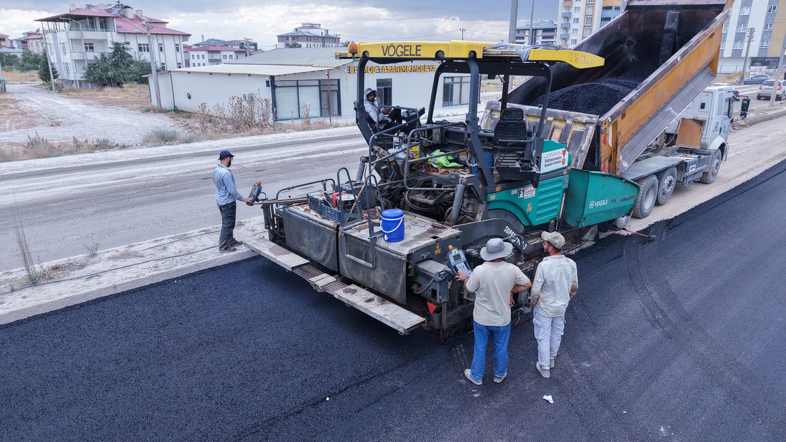 Büyükşehir Belediyesi, Elbistan’ın ulaşım altyapısını güçlendirmek için cadde ve sokaklarda