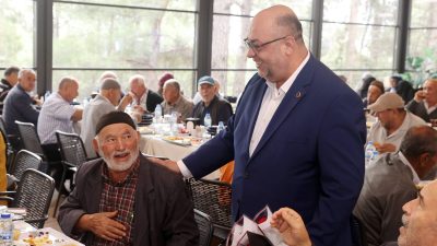 Kahramanmaraş’ta 1 Ekim Dünya Yaşlılar Günü dolayısıyla düzenlenen programda, kentin