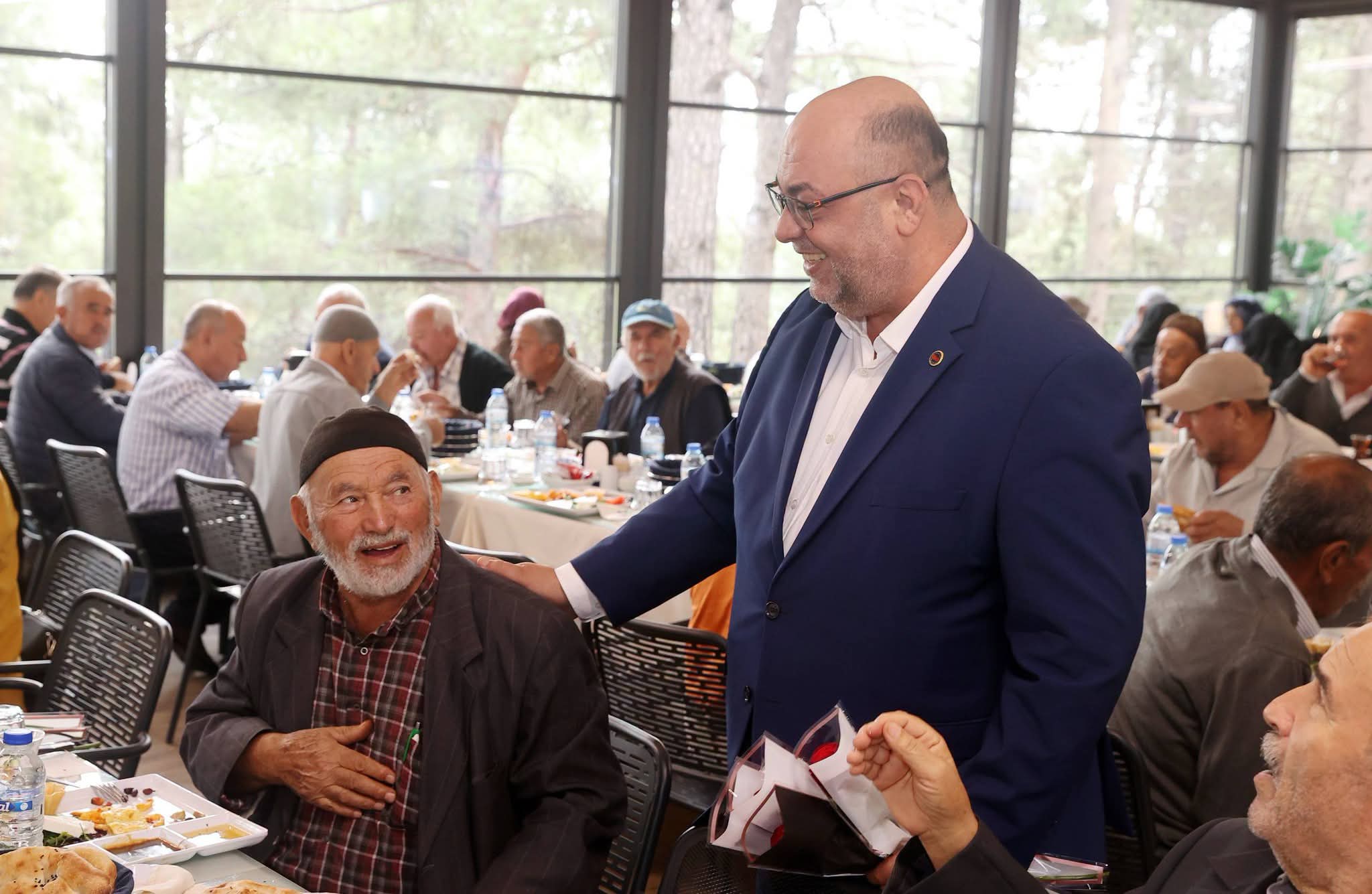 Kahramanmaraş’ta 1 Ekim Dünya Yaşlılar Günü dolayısıyla düzenlenen programda, kentin