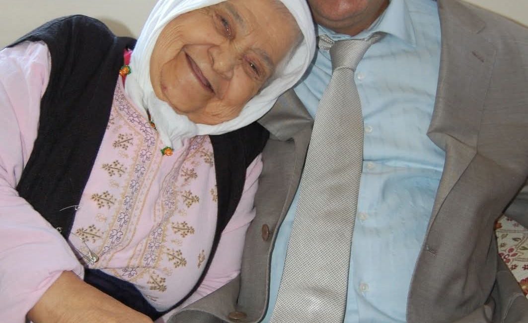 Ahmet Kuybu’dan Dünya Yaşlılar Günü Mesajı: “Büyüklerimiz Geçmişimiz ile Geleceğimiz Arasında Köprüdür” Kahramanmaraş Esnaf ve Sanatkârlar Odaları Birliği Başkanı Ahmet Kuybu, 1