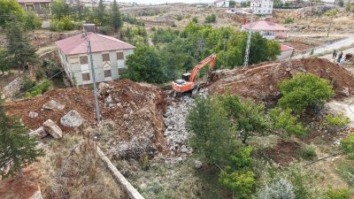 Büyükşehir Belediyesi, Göksun’un kırsal Keklikoluk Mahallesi’nde modern ve dayanıklı köprü