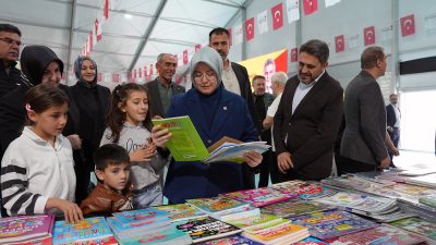 Büyükşehir Belediyesinin ev sahipliğinde Edebiyatın Başkenti Kahramanmaraş’ta düzenlenen 11. Uluslararası