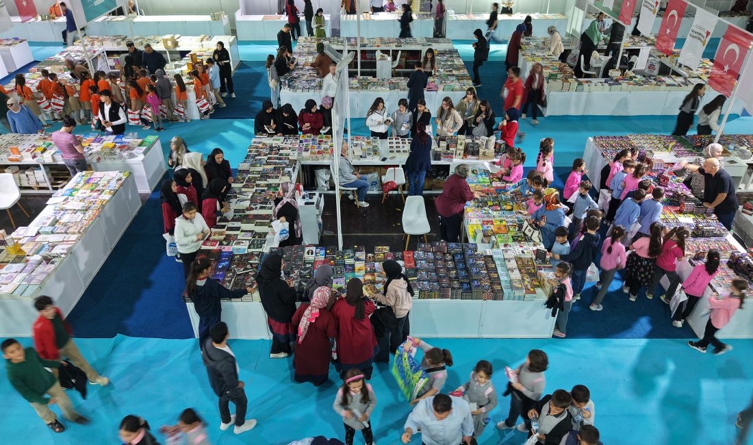 Edebiyatın Başkentinde Anadolu’nun En Büyük Kitap Fuarı Açılıyor Büyükşehir Belediyesi tarafından Edebiyatın Başkenti Kahramanmaraş’ta bu yıl 11’incisi düzenlenecek