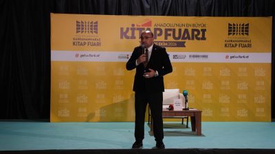 Büyükşehir Belediyesinin 11. Uluslararası Kahramanmaraş Kitap Fuarı’nın sekizinci gününde okurlarla