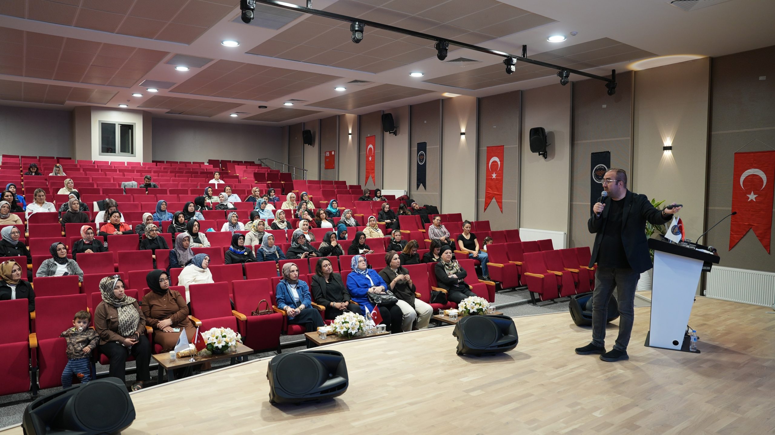 Büyükşehir Belediyesi, kadın girişimcilerin üretim ve pazarlama becerilerini geliştirmek amacıyla