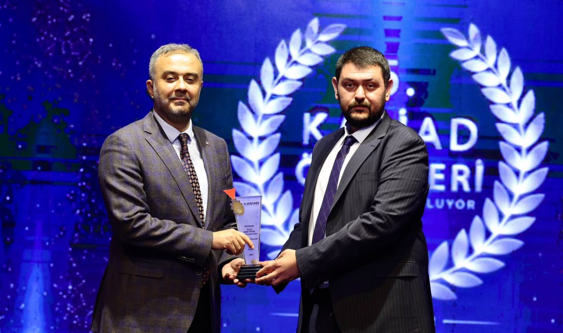 5. KASİAD Ödülleri’nin en özeli, Başkan Toptaş ve Onikişubat Belediyesi’ne verildi Onikişubat Belediye Başkanı Hanifi Toptaş, 5. KASİAD Ödülleri’nde Avrupa ve