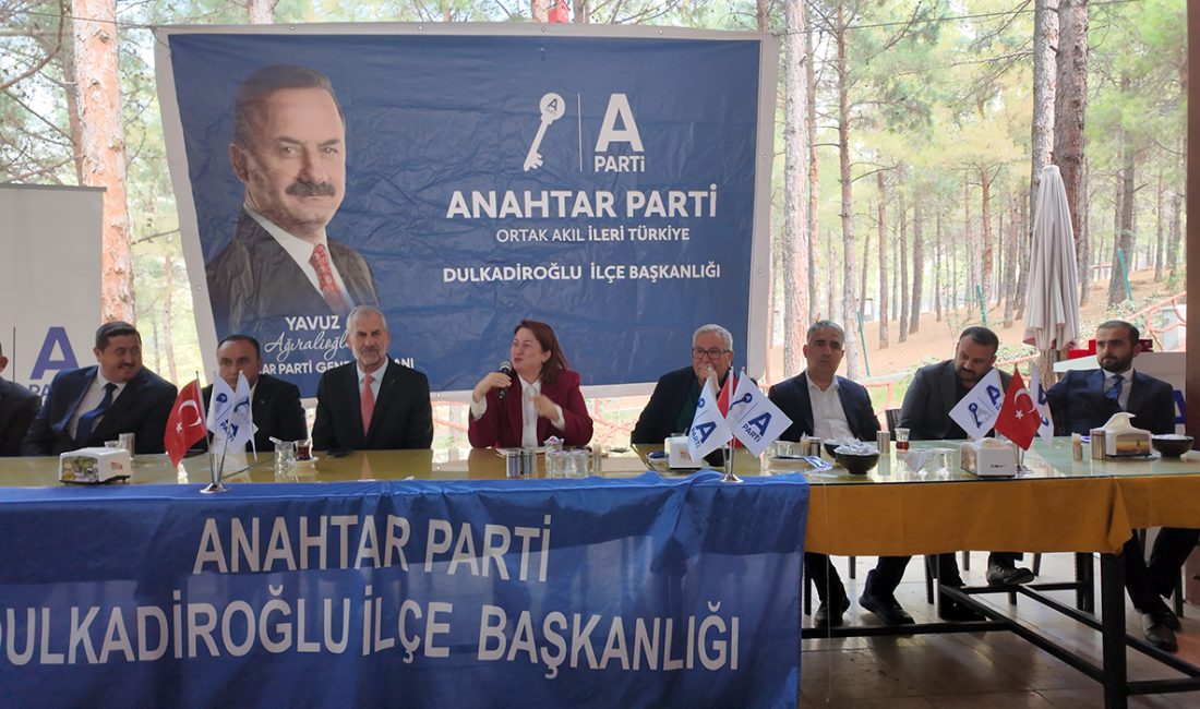Anahtar Parti Dulkadiroğlu İlçe Başkanlığı tarafından düzenlenen Muhtarlar Buluşması’nda Kahramanmaraş’ın