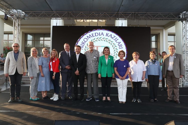 Kocaeli’nin İzmit Belediye Başkanı Av. Fatma Kaplan Hürriyet’in öncülüğüyle kurulan