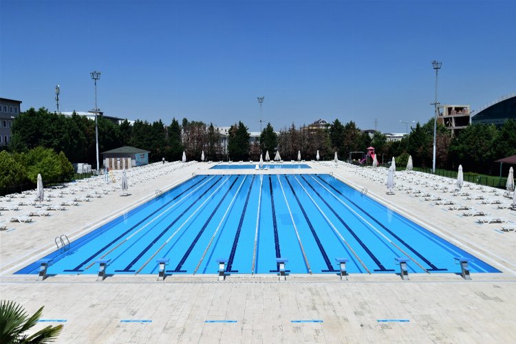 Bursa’nın Yıldırım Belediyesi, kadınlara özel ‘yüzme günleri’ düzenliyor. BURSA (İGFA)