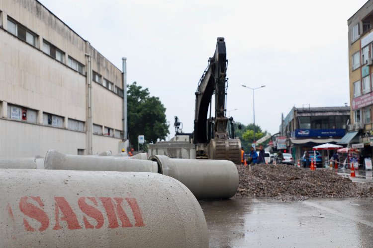 Sakarya Büyükşehir Belediyesi, Kudüs Caddesi’nde etaplar halinde sürdürdüğü altyapı çalışmalarının