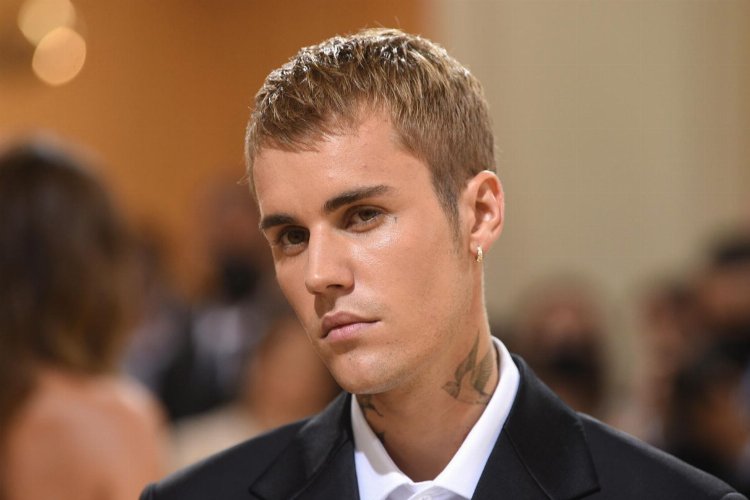 Şarkıcı Justin Bieber, bu haftaki konserlerini iptal ettikten sonra yüz